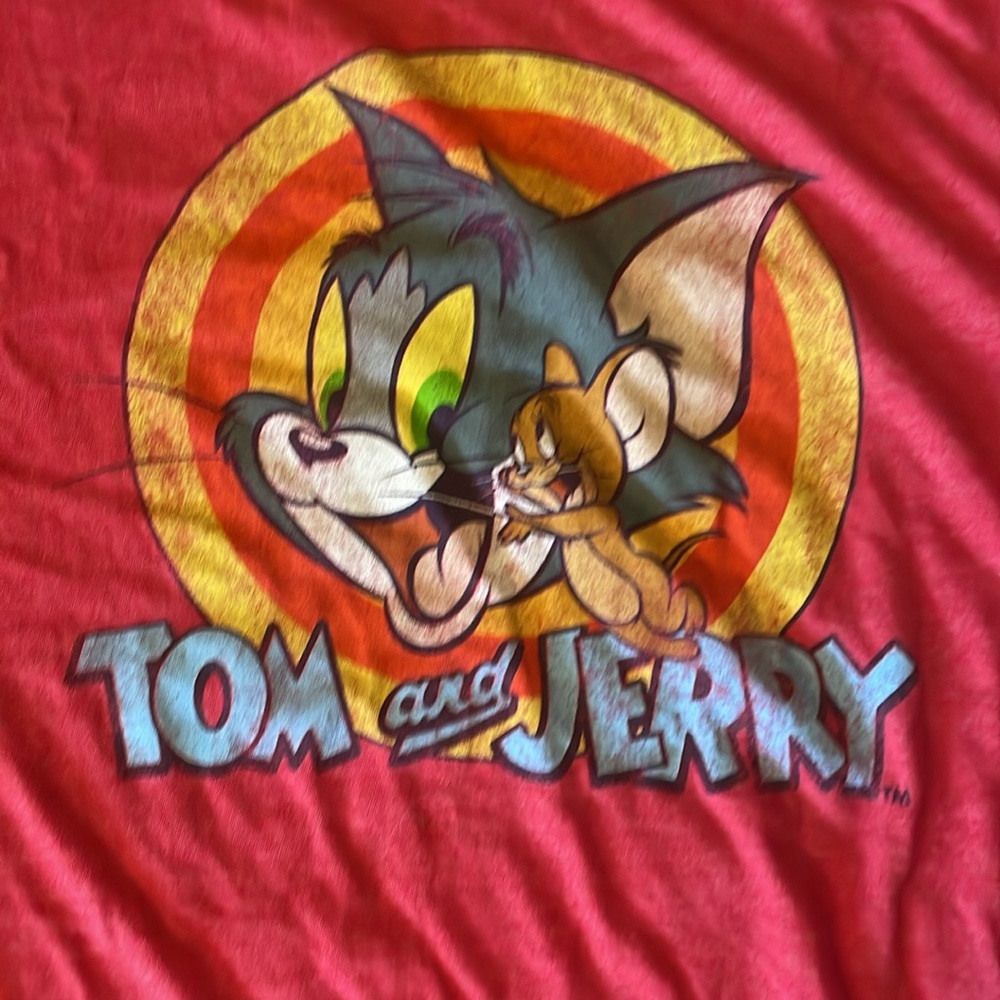 Tom and Jerry Red T-Shirt - Picture 2 of 3